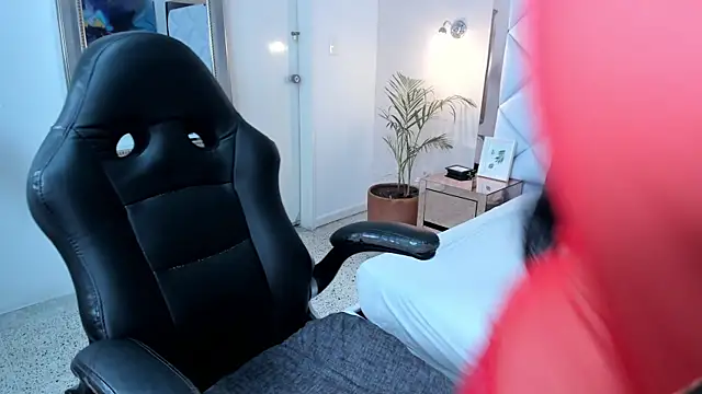 renatarussel online show from March 2025 05:35:02 PM