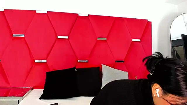 Salmaportman69 online show from March 2026 08:06:02 PM