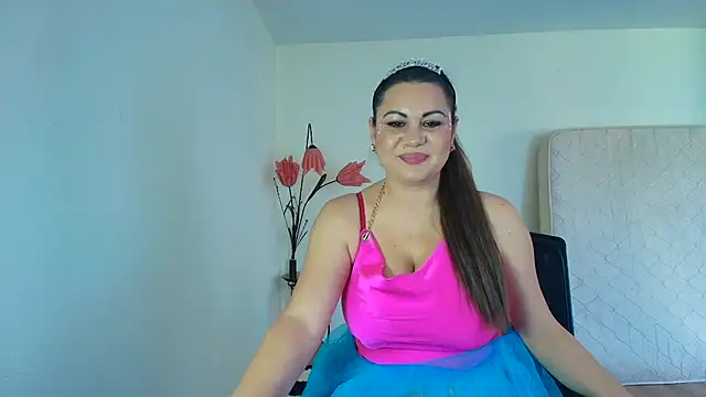 Snapshot of VixenVibesX chatting on October 2025 08:48:01 AM VixenVibesX online show from October 2025 08:48:01 AM