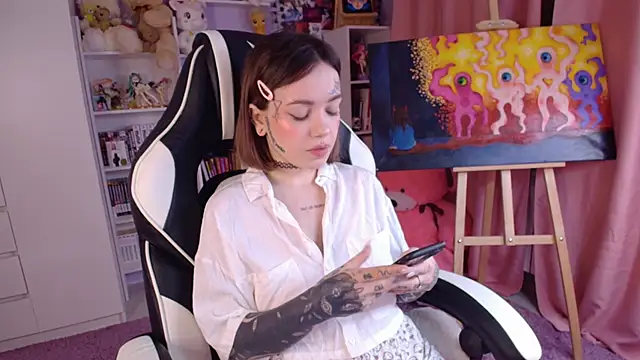 Snapshot of Catharsisi chatting on February 2025 05:14:01 PM Catharsisi online show from February 2025 05:14:01 PM