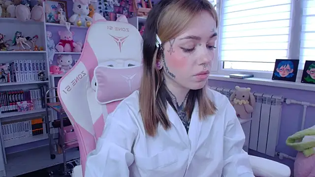 Snapshot of Catharsisi chatting on October 2025 01:52:01 PM Catharsisi online show from October 2025 01:52:01 PM