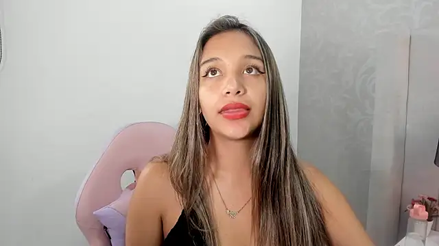 Snapshot of TaniaParker chatting on February 2025 10:09:01 PM TaniaParker online show from February 2025 10:09:01 PM