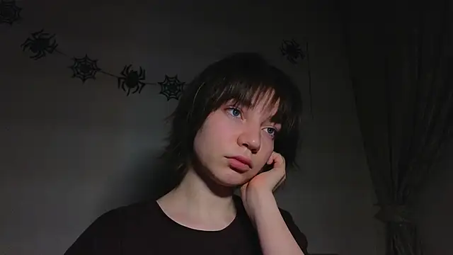 CassJonn online show from November 2025 06:20:01 PM