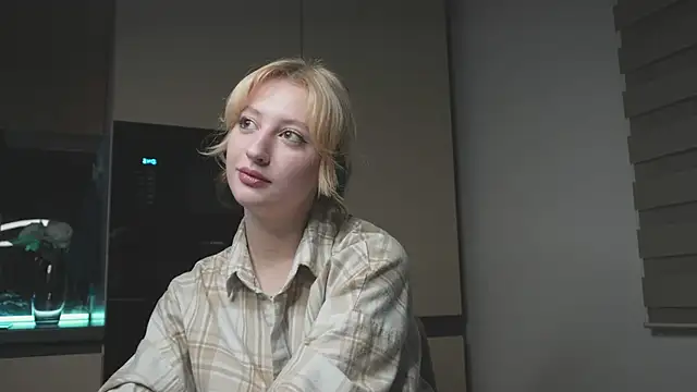 milasmiu online show from February 2025 03:54:01 PM