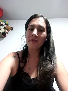 CHARLOTTE 1711 online show from September 2025 04:40:02 AM