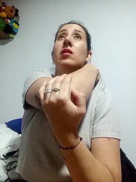 CHARLOTTE 1711 online show from December 2025 04:52:01 AM