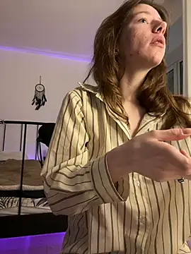 Mary Leaf online show from February 2025 05:37:01 PM