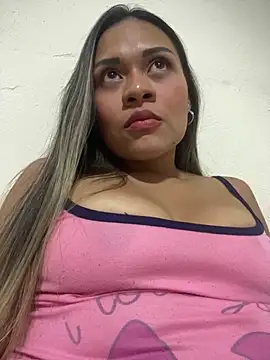 Snapshot of Yessica_832 chatting on February 2025 01:15:01 AM Yessica 832 online show from February 2025 01:15:01 AM