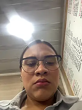 Snapshot of Yessica_832 chatting on February 2026 02:33:01 PM Yessica 832 online show from February 2026 02:33:01 PM