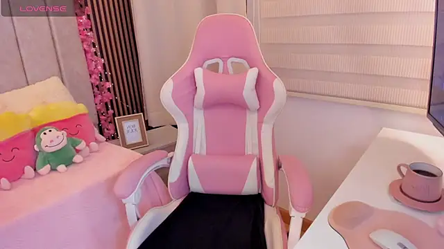 tamy xoo online show from November 2025 06:19:02 PM