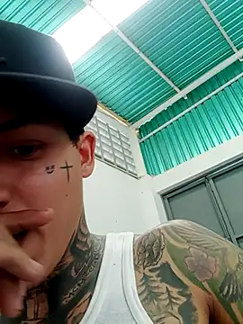 Snapshot of Briangalleta chatting on September 2025 06:33:02 PM Briangalleta online show from September 2025 06:33:02 PM