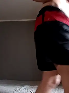 Snapshot of larzik94 chatting on March 2026 10:10:01 AM larzik94 online show from March 2026 10:10:01 AM