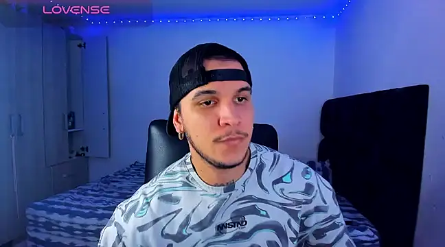 Snapshot of austinoficial chatting on February 2025 09:37:02 PM austinoficial online show from February 2025 09:37:02 PM