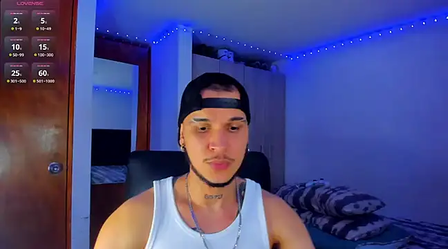 Snapshot of austinoficial chatting on March 2025 04:10:01 AM austinoficial online show from March 2025 04:10:01 AM