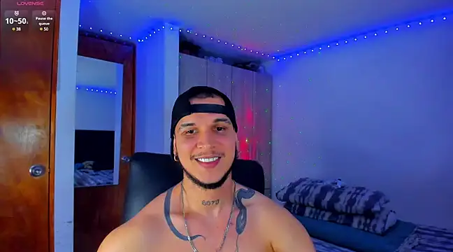 Snapshot of austinoficial chatting on March 2025 05:32:01 AM austinoficial online show from March 2025 05:32:01 AM