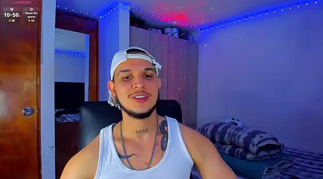 Snapshot of austinoficial chatting on March 2025 05:39:01 AM austinoficial online show from March 2025 05:39:01 AM