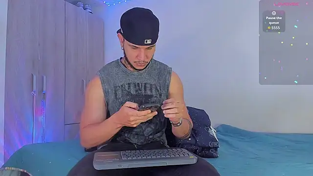 austinoficial online show from November 2025 07:46:02 PM