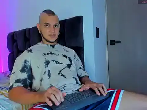 austinoficial online show from January 2026 11:14:01 PM