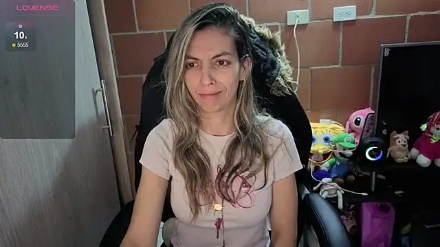 Princezzlove3 online show from October 2025 12:13:01 AM