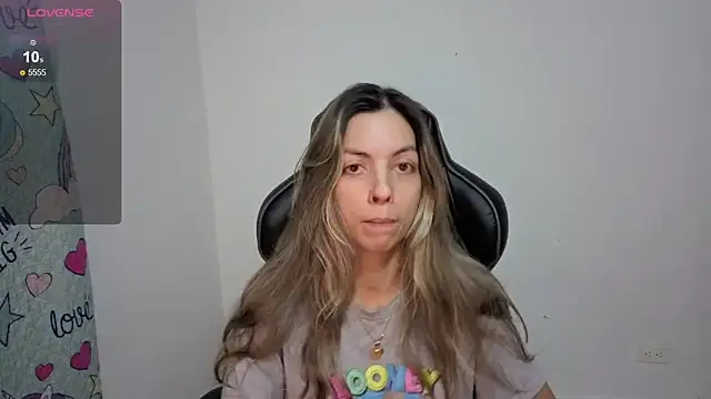 Princezzlove3 online show from December 2025 01:32:02 AM