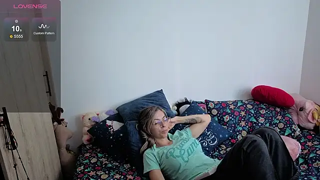 Princezzlove3 online show from February 2026 02:27:01 PM