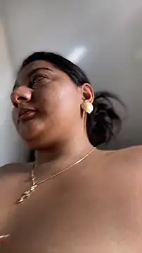 Snapshot of saraa_franco_ chatting on February 2026 05:22:02 PM saraa franco online show from February 2026 05:22:02 PM