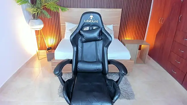 lilly ass  online show from February 2025 07:55:01 PM