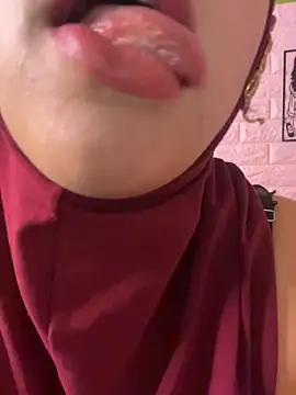 Snapshot of zahra_Jalid chatting on April 2026 11:35:01 PM zahra Jalid online show from April 2026 11:35:01 PM