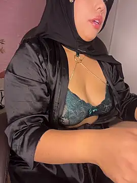 Snapshot of zahra_Jalid chatting on April 2026 11:18:02 PM zahra Jalid online show from April 2026 11:18:02 PM