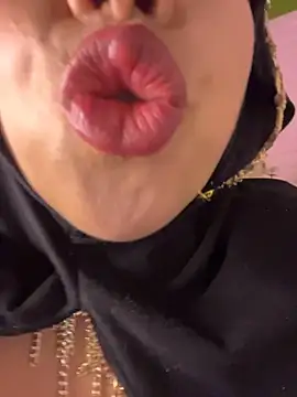 Snapshot of zahra_Jalid chatting on April 2026 03:27:01 PM zahra Jalid online show from April 2026 03:27:01 PM