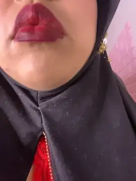 Snapshot of zahra_Jalid chatting on May 2026 11:32:01 PM zahra Jalid online show from May 2026 11:32:01 PM