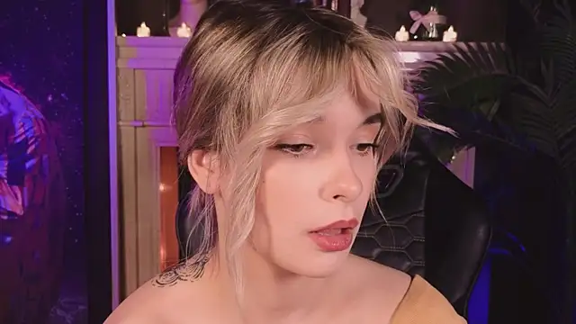 Snapshot of Bella_Alita chatting on January 2025 08:30:01 PM Bella Alita online show from January 2025 08:30:01 PM
