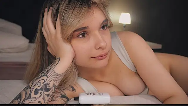 Snapshot of Bella_Alita chatting on March 2025 08:37:01 AM Bella Alita online show from March 2025 08:37:01 AM