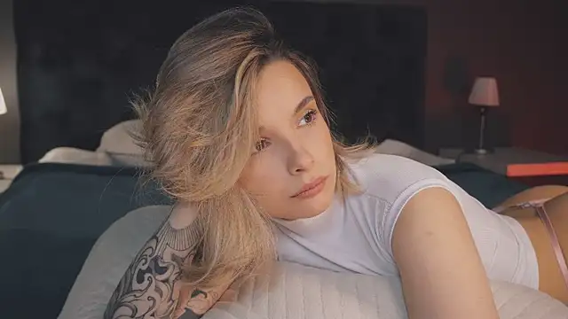 Snapshot of Bella_Alita chatting on March 2025 08:32:02 PM Bella Alita online show from March 2025 08:32:02 PM
