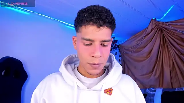 Ethan Boyy online show from November 2025 10:31:01 PM