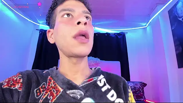 Ethan Boyy online show from June 2026 06:01:02 PM