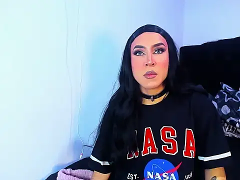 Georgina Giio online show from November 2025 02:22:02 AM