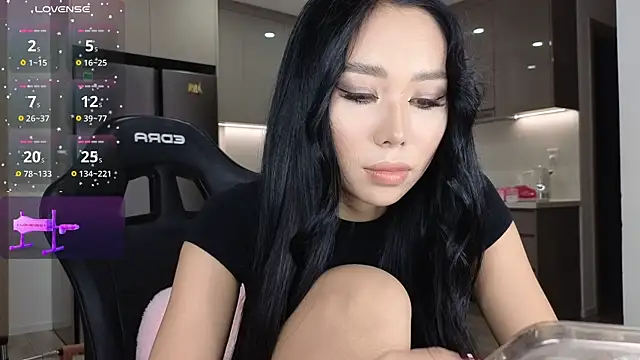 Snapshot of asianqueeny chatting on October 2025 04:11:01 PM asianqueeny online show from October 2025 04:11:01 PM