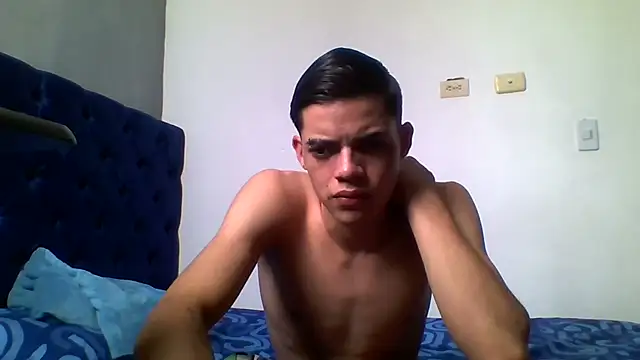 Latinos 2001 online show from May 2026 05:21:02 PM