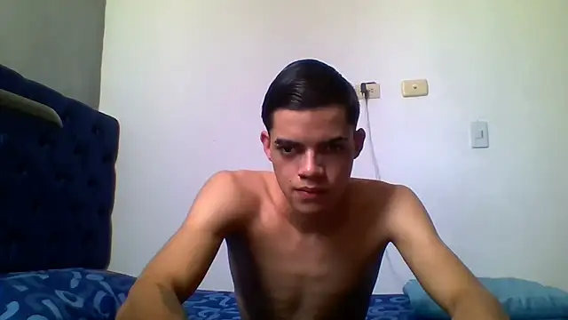 Latinos 2001 online show from May 2026 03:44:02 PM