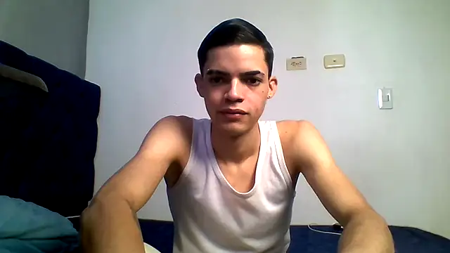 Latinos 2001 online show from July 2026 02:45:02 PM
