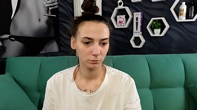 annabishop online show from February 2025 03:21:01 AM