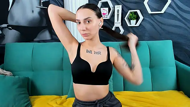 annabishop online show from February 2025 11:31:02 AM