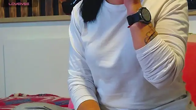 Tory Lovi online show from November 2025 09:59:01 AM