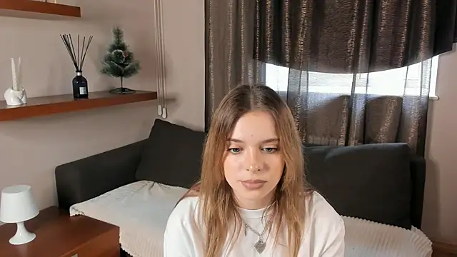 MonaClive online show from February 2025 08:02:02 AM