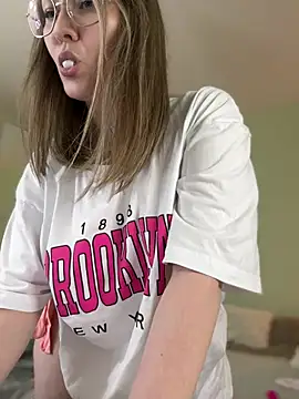 Kiss My Body online show from January 2025 07:13:02 PM