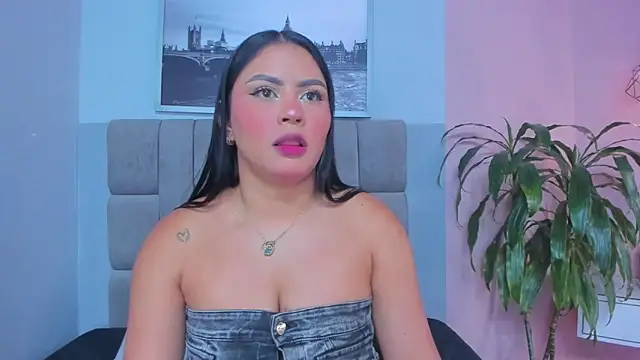 Snapshot of janna_lopez_ chatting on December 2025 11:27:02 AM janna lopez online show from December 2025 11:27:02 AM
