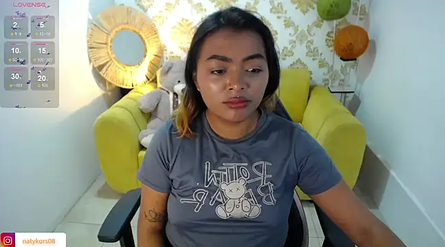 Snapshot of madelein_m chatting on March 2025 06:56:02 PM madelein m online show from March 2025 06:56:02 PM