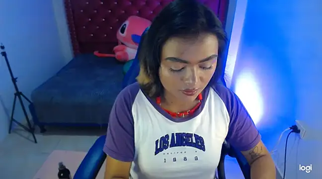 Snapshot of madelein_m chatting on March 2025 07:27:02 PM madelein m online show from March 2025 07:27:02 PM