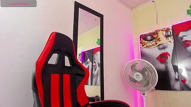 Miss sparkle00 online show from October 2025 04:53:02 AM